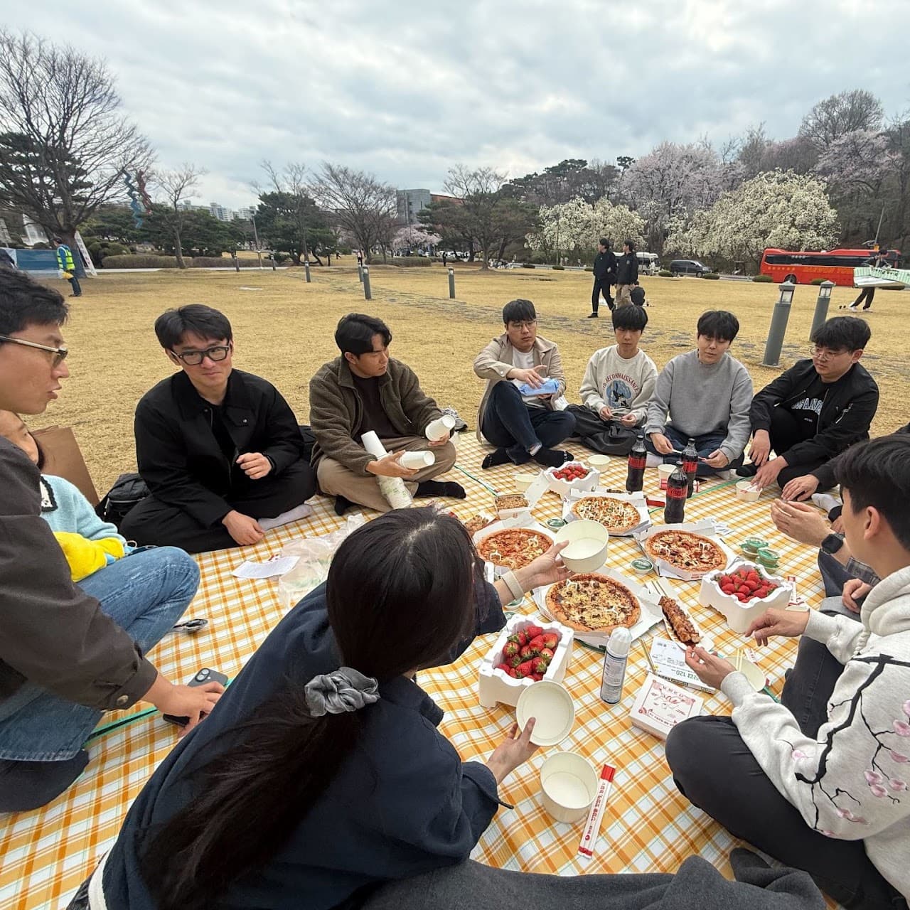 딸기 파티 (1/2)